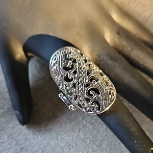 Paparazzi  Silvertone Stretch Band Filigree Ring NWOT